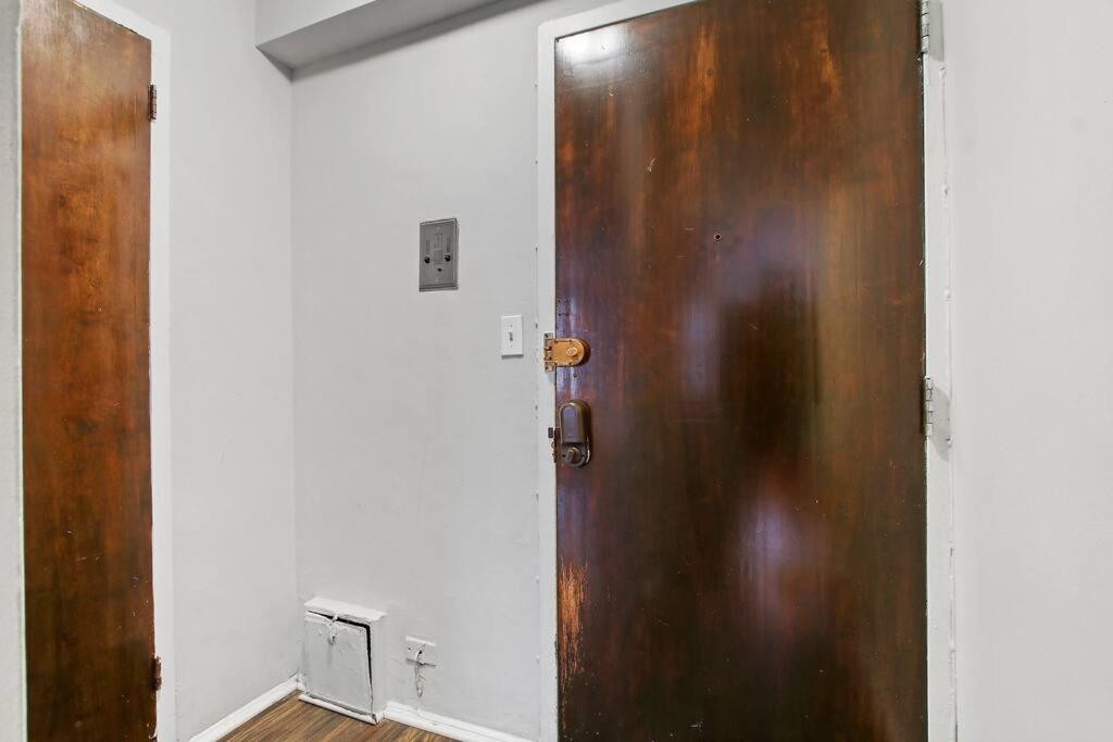 Apartment 1br Bright And Airy Apt In Hyde Park - Hyde Park 109 And 209 Rep Chicago